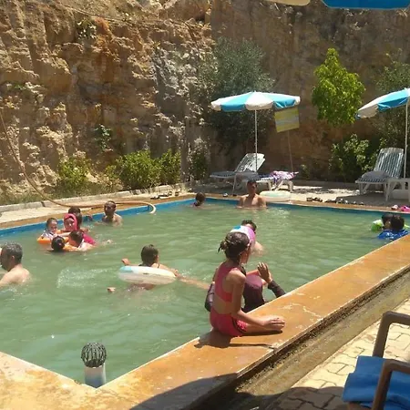 Melek Gazde/Camere de închiriat Denizli (Denizli)
