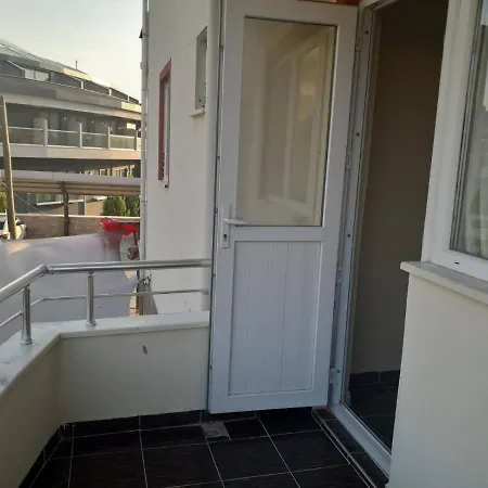 Gazde/Camere de închiriat Melek